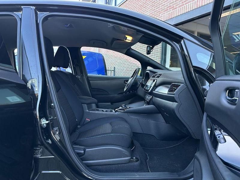 Gebraucht Nissan Leaf N-Connecta 110 kW (150 PS) 2020 Schwarz Kleinwagen