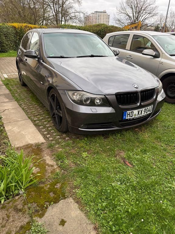 Gebraucht BMW 325 218 PS (160 kW) 2005 Grau Limousine
