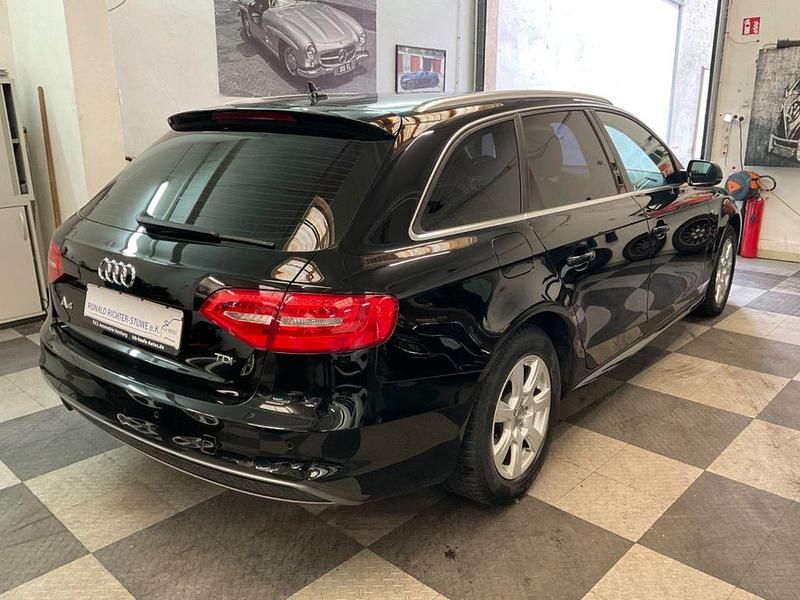 Gebraucht Audi A4 Attraction 150 PS (110 kW) 2015 Schwarz Kombi