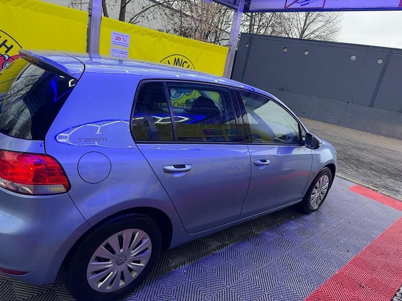 Gebraucht VW Golf VI 140 PS (102 kW) 2011 Blau Kleinwagen