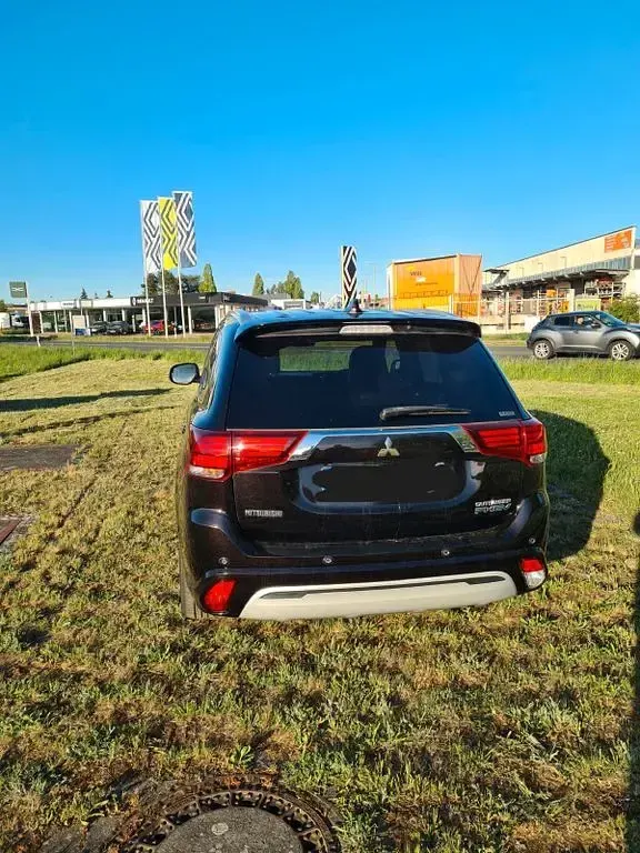 Gebraucht Mitsubishi Outlander P-HEV Intro Edition 224 PS (164 kW) 2019 Schwarz SUV