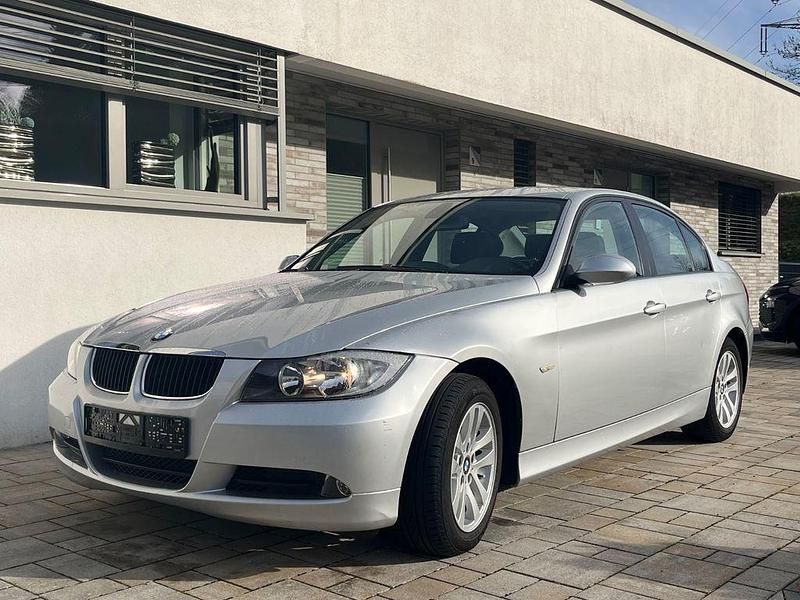 Silber Gebraucht 2006 BMW 320 Limousine | 3.900 € (Superpreis) - Bild 1/4