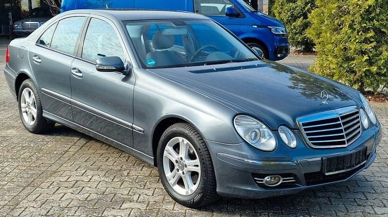 Gebraucht Mercedes E230 Avantgarde 204 PS (150 kW) 2007 Grau Limousine