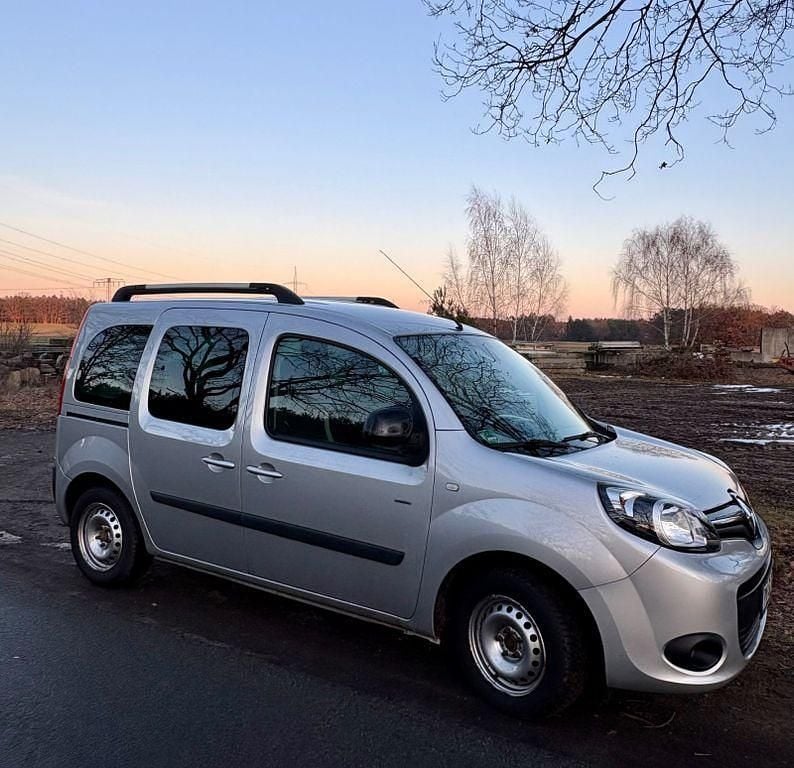 Silber Gebraucht 2015 Renault Kangoo LIMITED Van / Kleinbus | 5.500 € (Guter Preis) - Bild 1/4