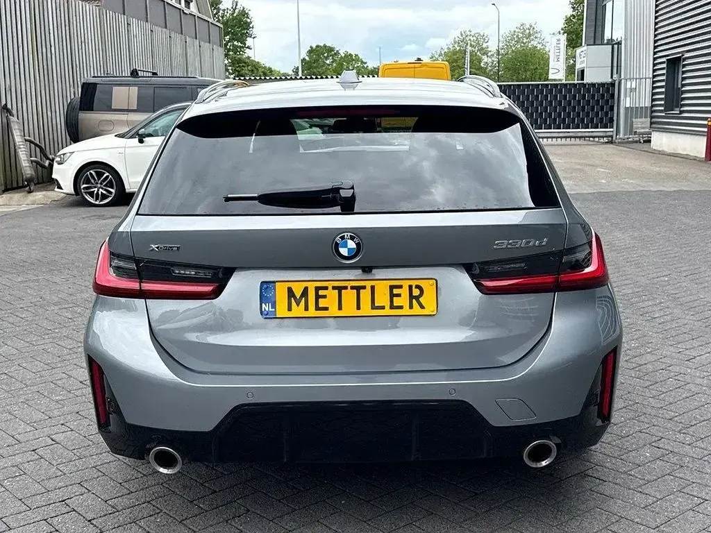 Gebraucht BMW 330 M Sport 286 PS (210 kW) 2025 Grau Kombi