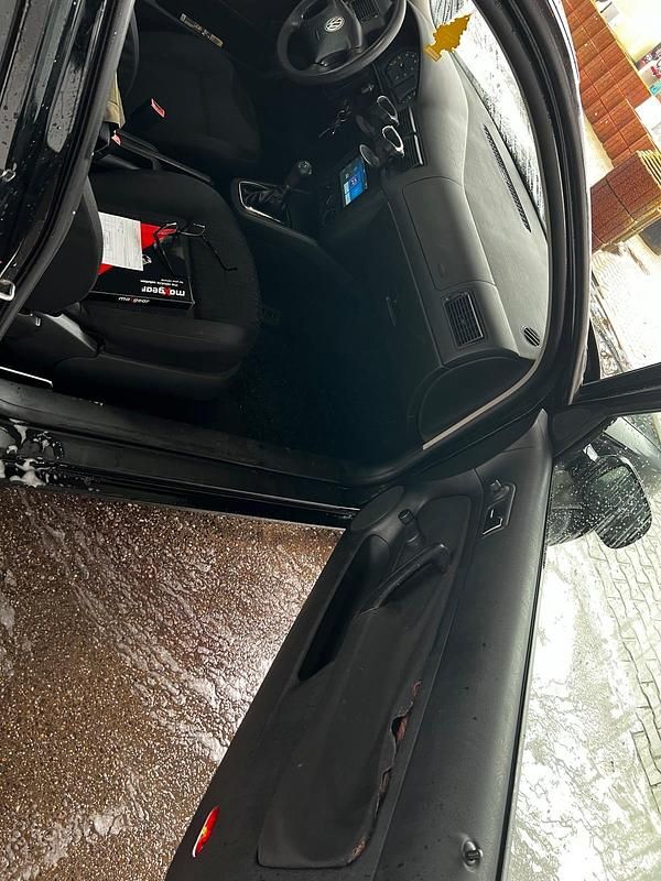 Gebraucht VW Golf IV 75 PS (55 kW) 2001 Schwarz Kleinwagen