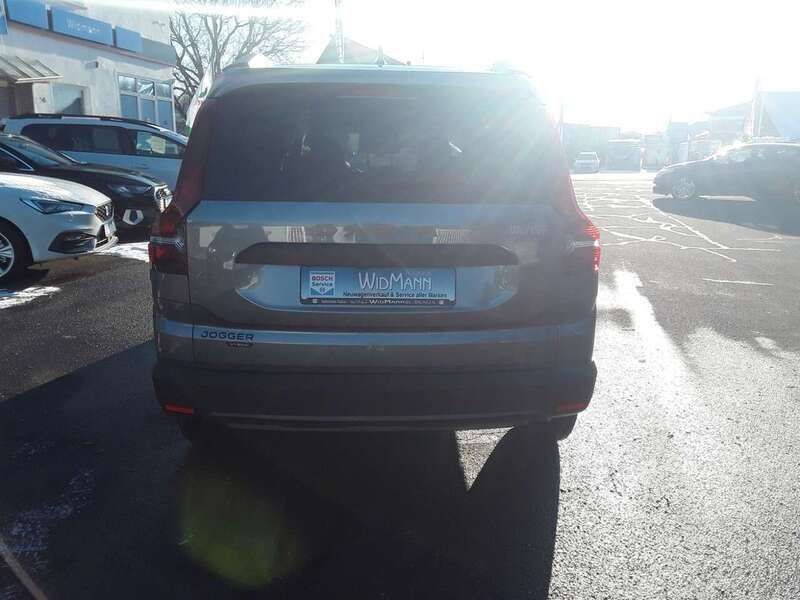 Gebraucht Dacia Jogger Extreme 140 PS (102 kW) 2024 Dolomit grau Van / Kleinbus