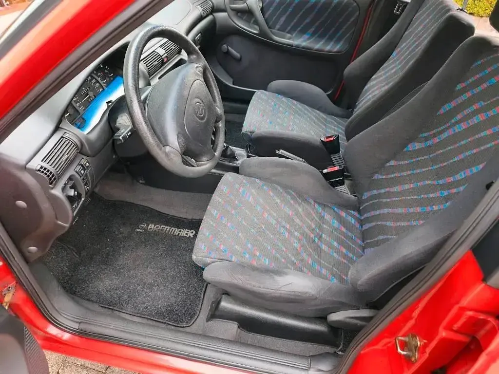 Gebraucht Opel Astra 136 PS (100 kW) 1995 Rot Kleinwagen