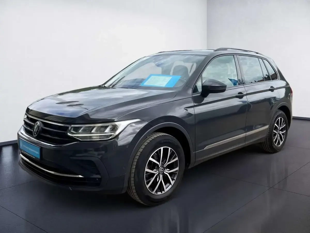Second-hand VW Tiguan Life 131 CP (96 kW) 2022 Gri SUV