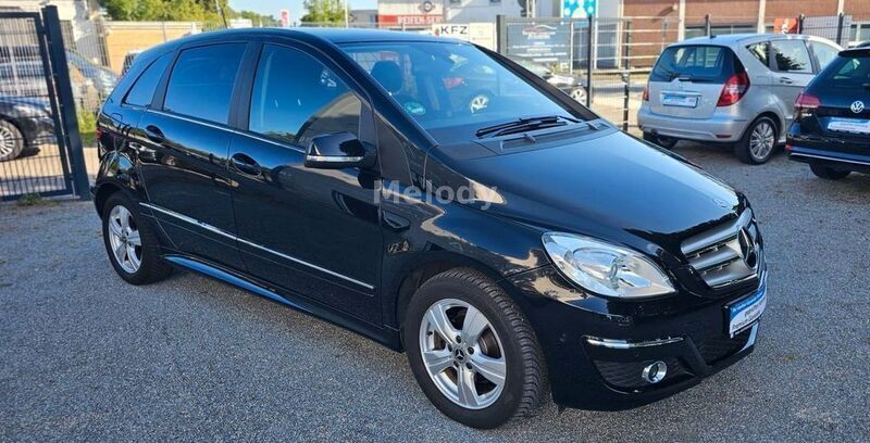 Schwarz Gebraucht 2009 Mercedes B170 Van / Kleinbus | 7.990 € (Etwas zu teuer) - Bild 1/4