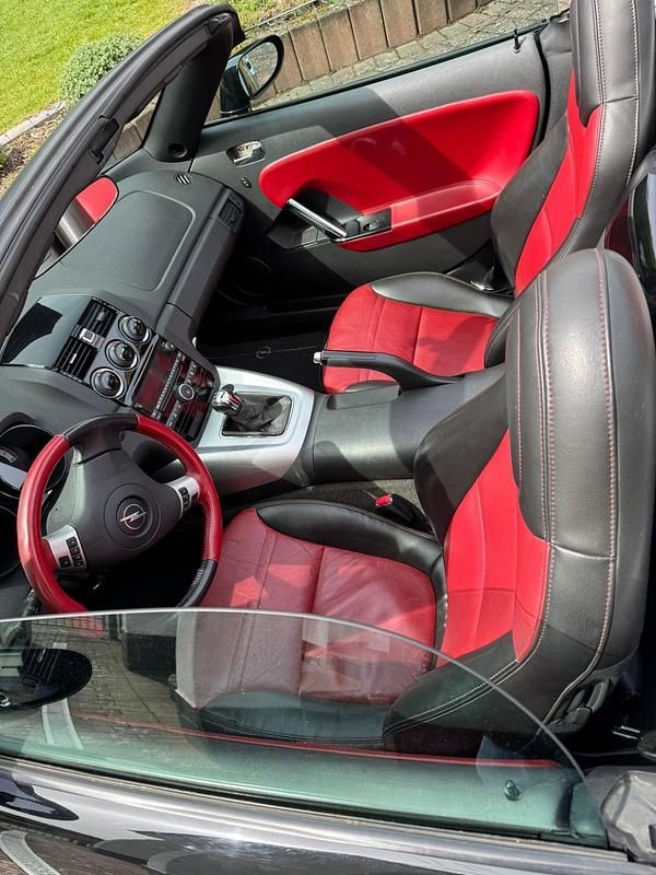 Gebraucht Opel GT 264 PS (194 kW) 2008 Schwarz Cabrio