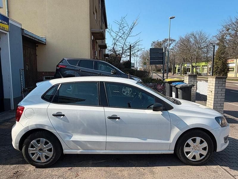 Gebraucht VW Polo Trendline 75 PS (55 kW) 2010 Weiß Kleinwagen