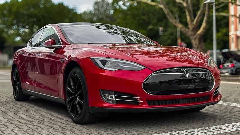 Gebraucht Tesla Model S 269 kW (367 PS) 2014 Rot Kleinwagen