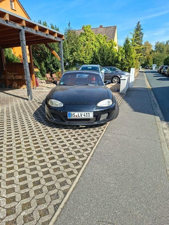 Schwarz Gebraucht 1999 Mazda 5 Van / Kleinbus | 6.000 € - Bild 1/4