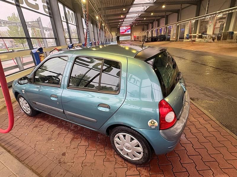 Brugt Renault Clio II 75 HK (55 kW) 2004 Blå Hatchback