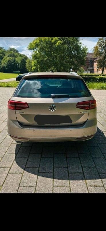 Gebraucht VW Passat Highline 150 PS (110 kW) 2015 Kombi