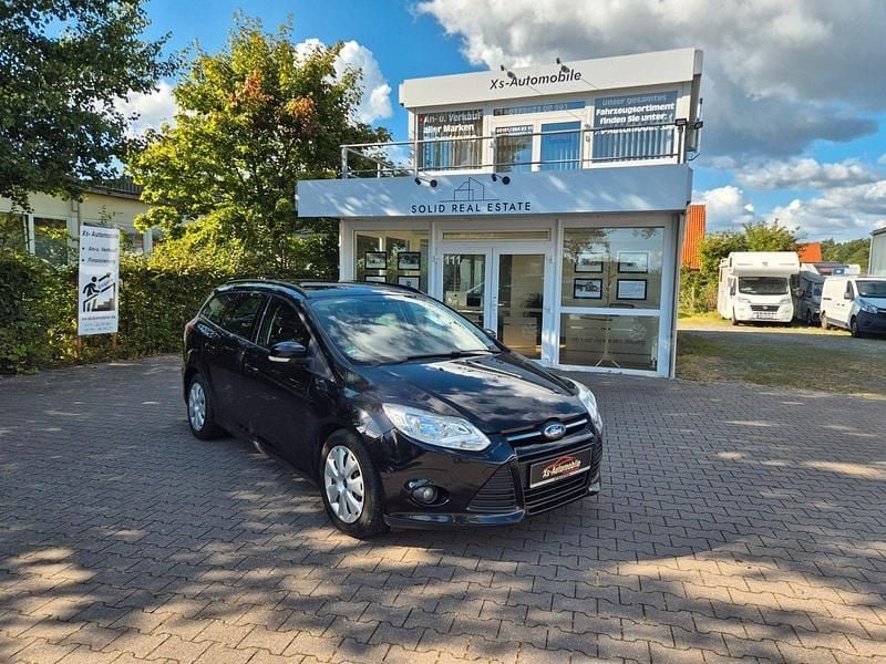 Schwarz Gebraucht 2011 Ford Focus Trend Kombi | 2.400 € - Bild 1/4