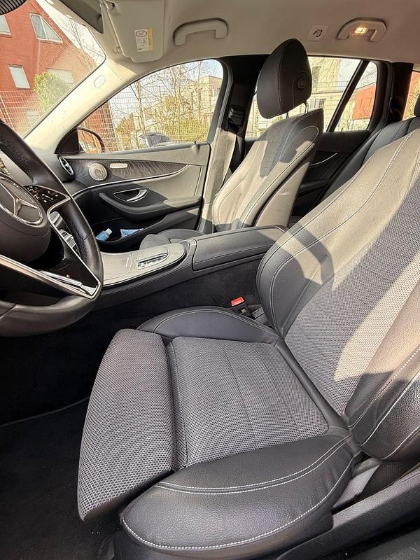 Gebraucht Mercedes E220 200 PS (147 kW) 2023 Schwarz Kombi