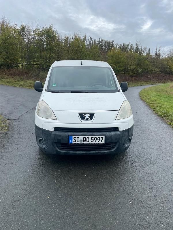 Gebraucht Peugeot Partner 75 PS (55 kW) 2009 Weiß Van / Kleinbus