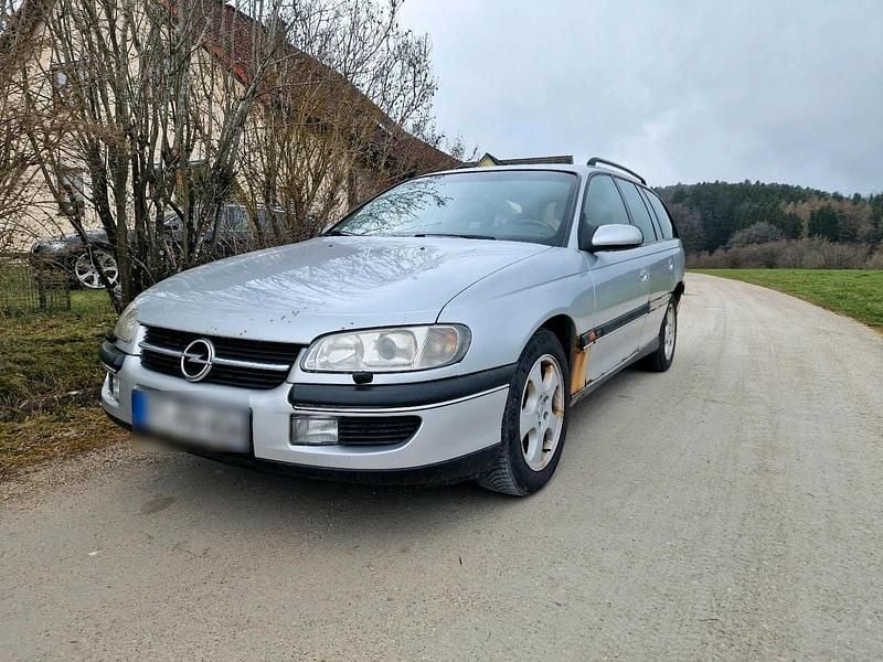 Gebraucht Opel Omega 136 PS (100 kW) 1998 Silber Limousine