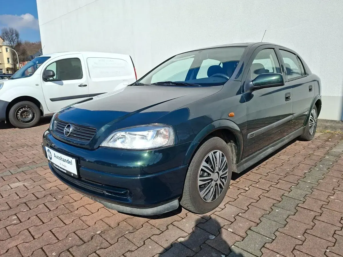 Gebraucht Opel Astra 75 PS (55 kW) 1998 Grün Limousine