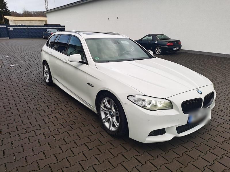 Weiß Gebraucht 2012 BMW 530 M Sport Kombi | 8.500 € (Fairer Preis) - Bild 1/4