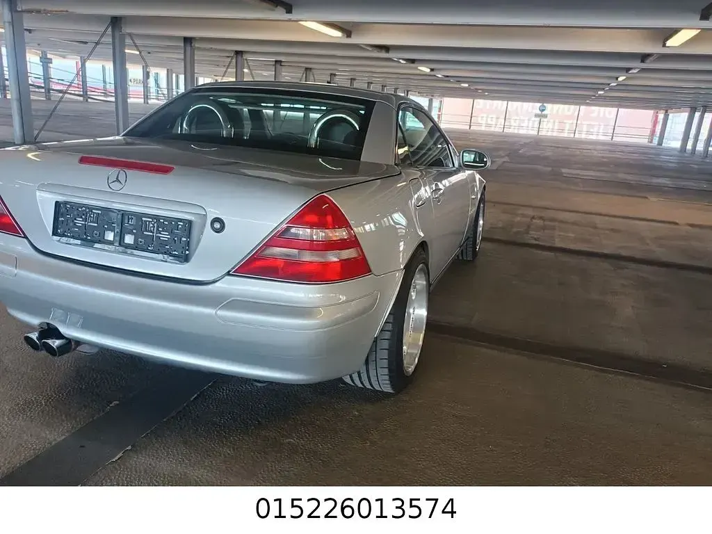 Gebraucht Mercedes SLK230 193 PS (141 kW) 1998 Silber Cabrio