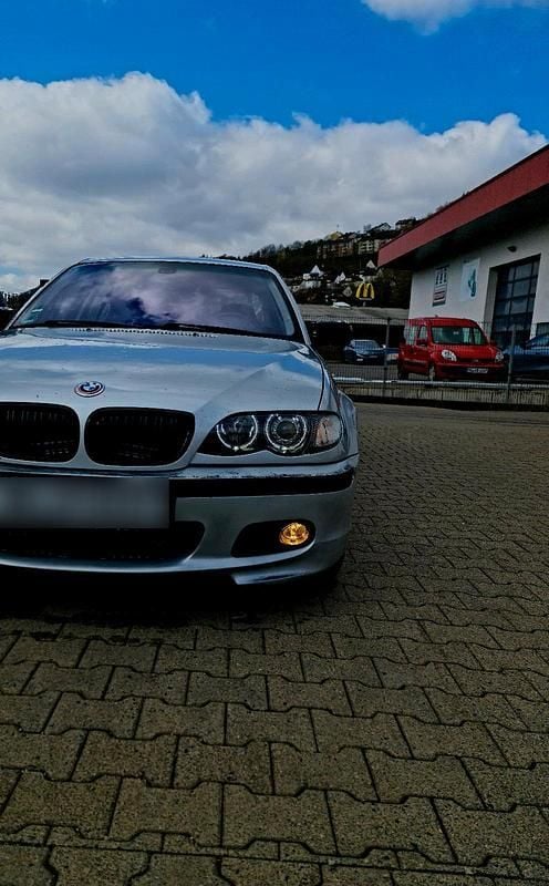 Gebraucht BMW 320 170 PS (125 kW) 2002 Silber Limousine