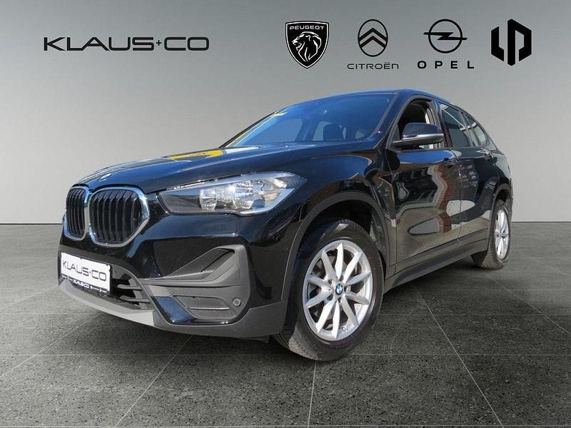 Schwarz / schwarz ii Gebraucht 2020 BMW X1 Advantage SUV | 24.980 € (Fairer Preis) - Bild 1/3