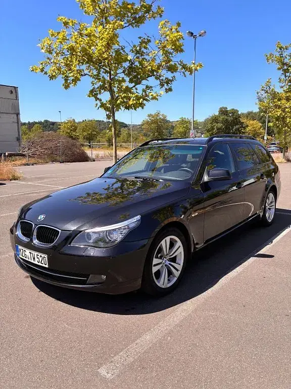 Gebraucht BMW 520 Lifestyle 177 PS (130 kW) 2010 Schwarz Kombi