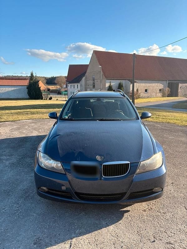 Gebraucht BMW 320 163 PS (119 kW) 2005 Blau Kombi