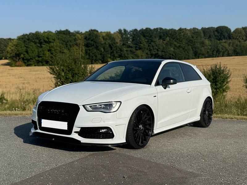 Weiß Gebraucht 2013 Audi A3 S-Line Limousine | 8.900 € (Guter Preis) - Bild 1/4