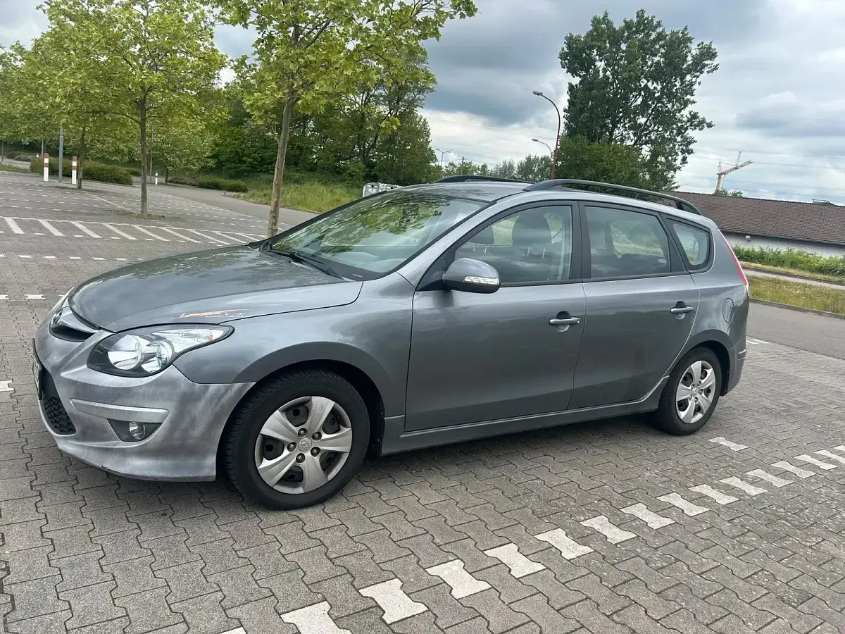 Gebraucht Hyundai i30 2011 Grau Kombi