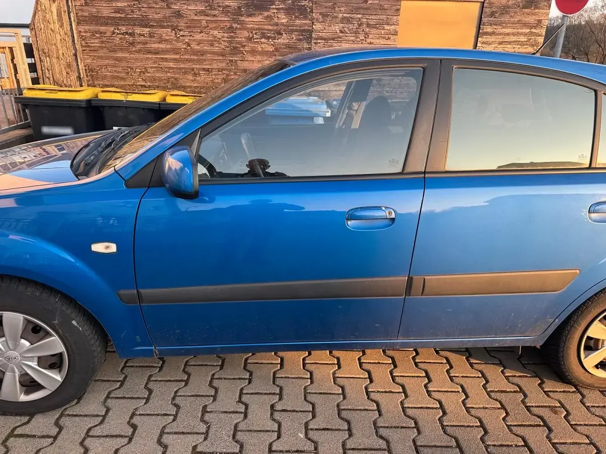 Gebraucht Kia Rio 112 PS (82 kW) 2007 Blau Kleinwagen