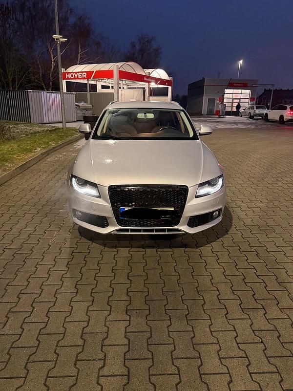 Grau Gebraucht 2009 Audi A4 Kombi | 5.000 € (Guter Preis) - Bild 1/4