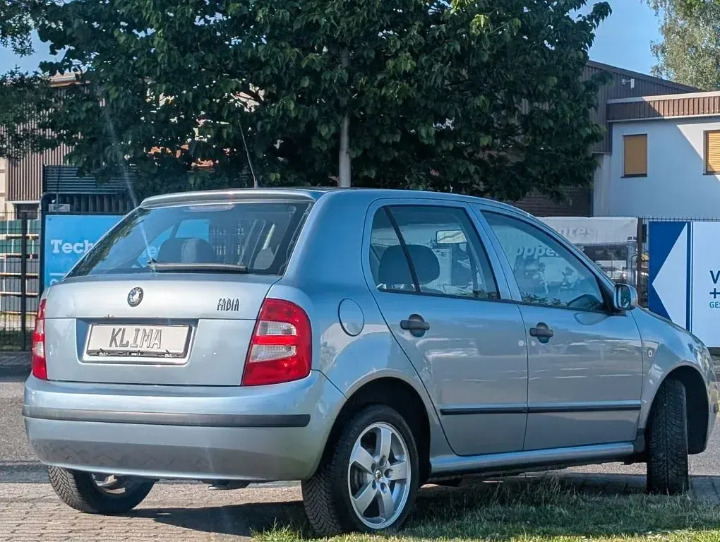 Gebraucht Skoda Fabia Comfort 75 PS (55 kW) 2004 Grau (metallic) Kleinwagen