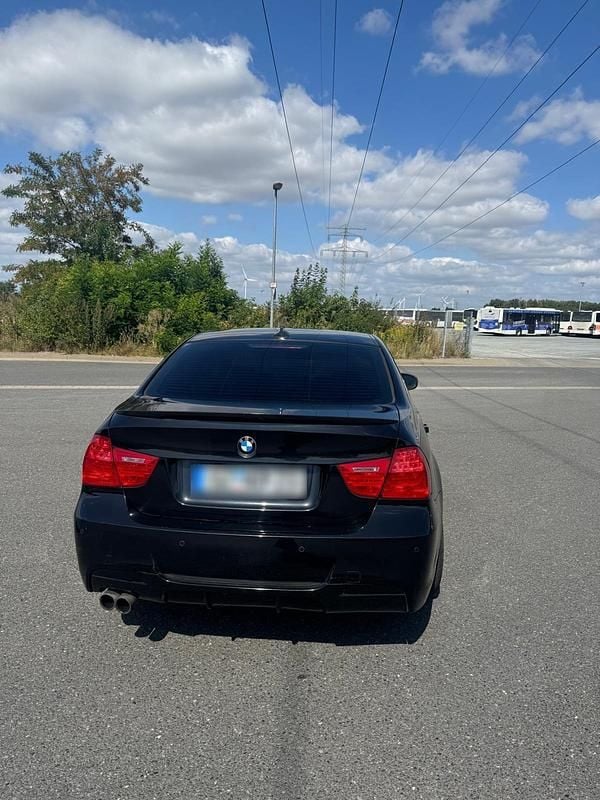 Second-hand BMW 325 197 CP (144 kW) 2010 Negru Berlinǎ