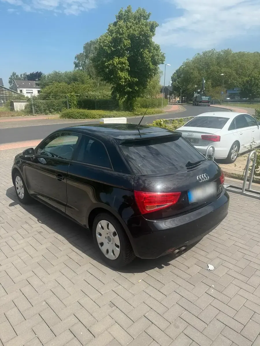 Używany Audi A1 122 KM (89 kW) 2011 Czarny Hatchback
