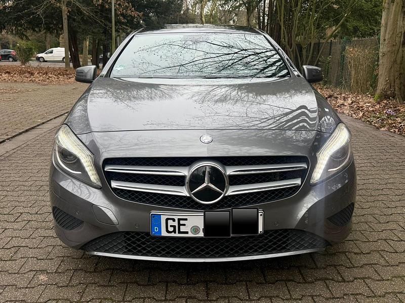 Gebraucht Mercedes A200 115 PS (84 kW) 2013 Silber Limousine