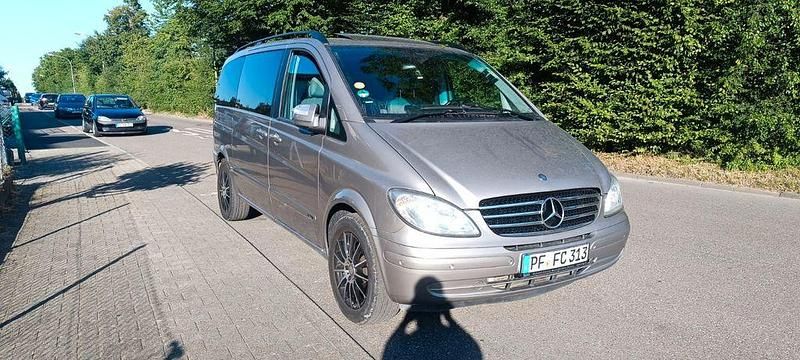 Grau Gebraucht 2009 Mercedes Viano Edition Van / Kleinbus | 11.500 € (Fairer Preis) - Bild 1/4