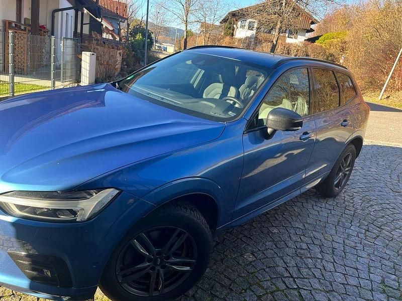 Blau Gebraucht 2020 Volvo XC60 R-Design SUV | 27.500 € (Superpreis) - Bild 1/4