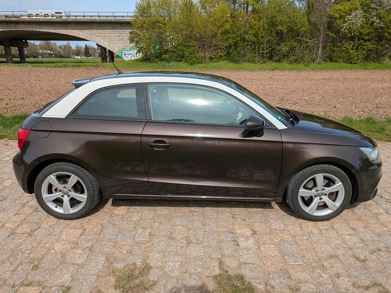 Usata Audi A1 122 CV (89 kW) 2010 Marrone Utilitaria