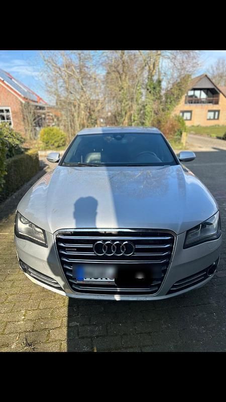 Silber Gebraucht 2013 Audi A8 Limousine | 17.500 € (Superpreis) - Bild 1/4