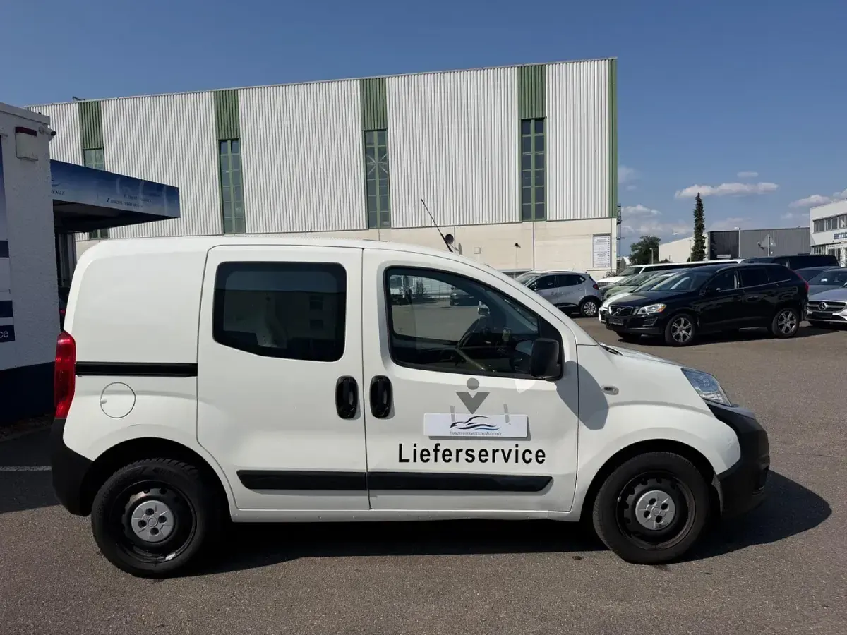 Gebraucht Fiat Fiorino 80 PS (58 kW) 2023 Weiß Van / Kleinbus