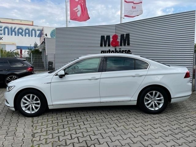 Gebraucht VW Passat Comfortline 190 PS (139 kW) 2018 Weiß Limousine