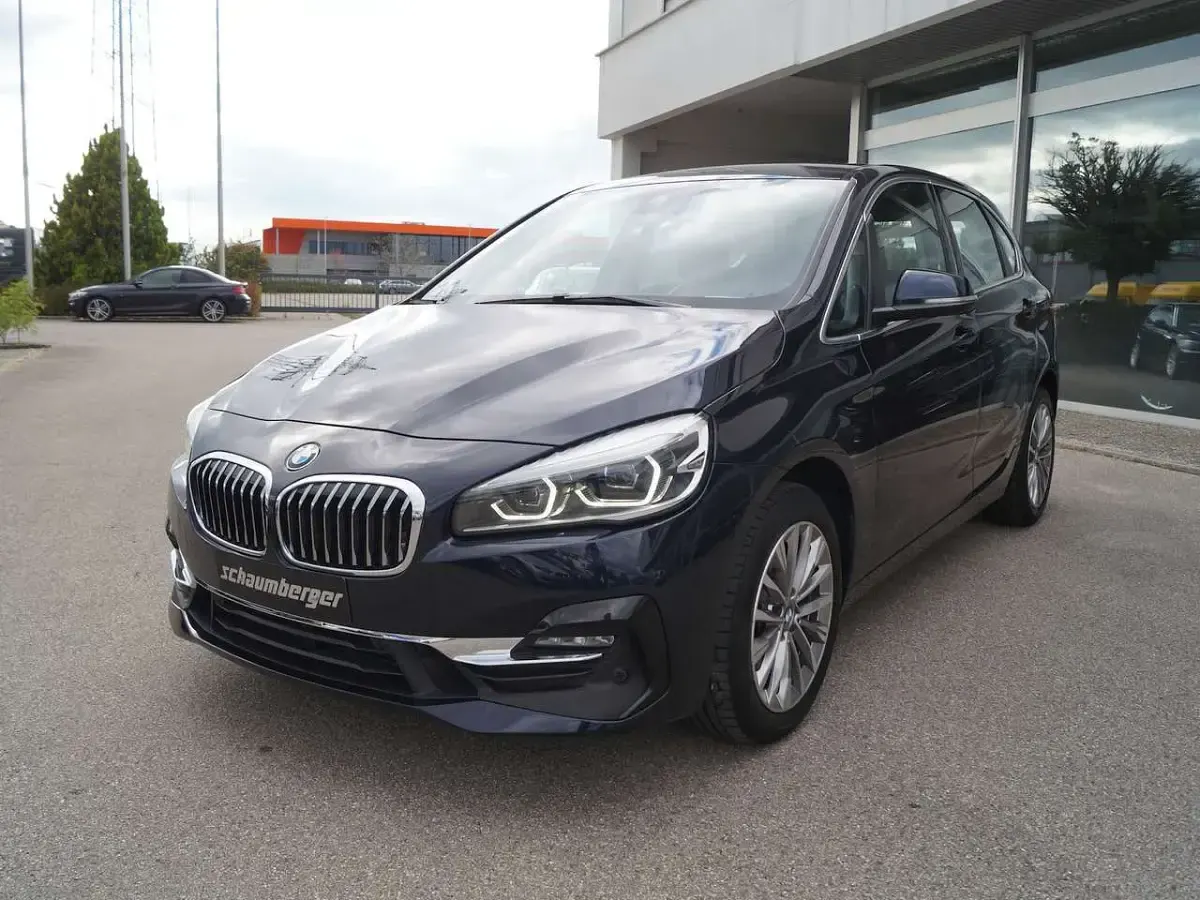 Gebraucht BMW 218 Active Tourer Luxury Line 150 PS (110 kW) 2019 Imperialblau Van / Kleinbus