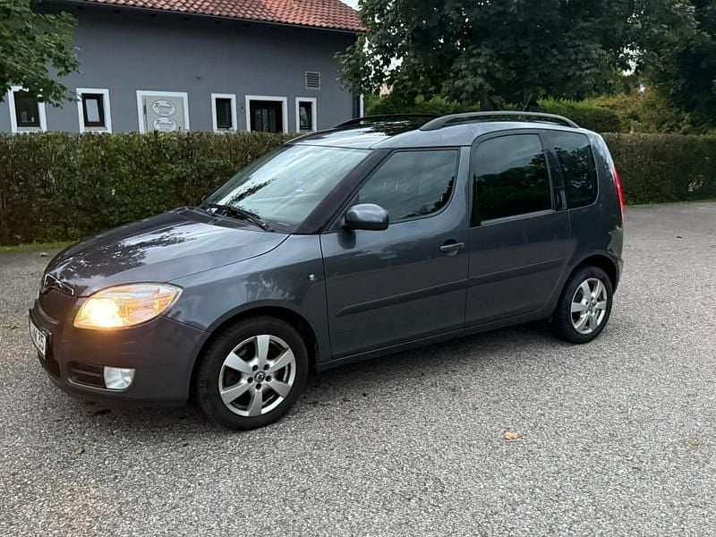 Grau Gebraucht 2009 Skoda Roomster Kombi | 2.650 € (Guter Preis) - Bild 1/4