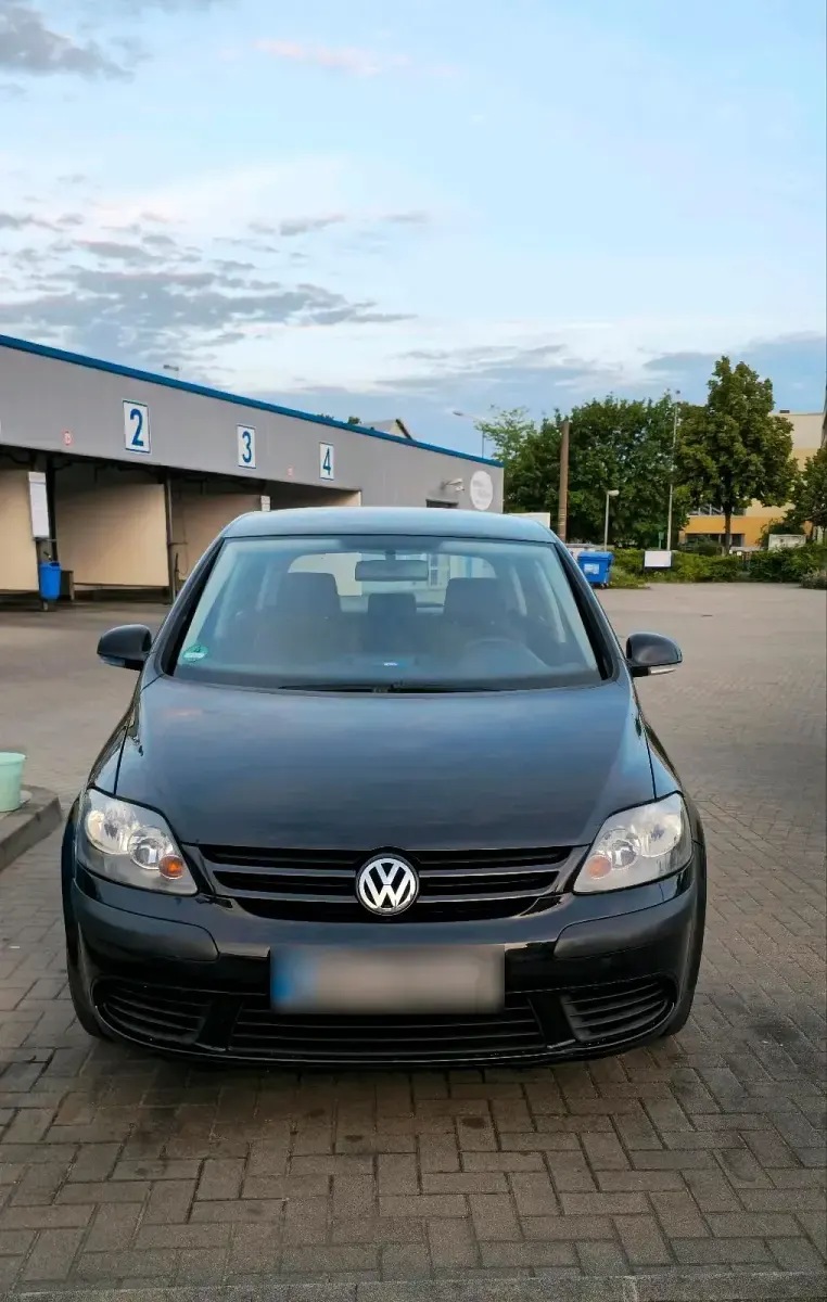 Gebraucht VW Golf IV 75 PS (55 kW) 2005 Schwarz Kleinwagen