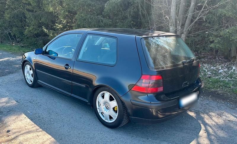 Gebraucht VW Golf IV 105 PS (77 kW) 2001 Schwarz Kleinwagen