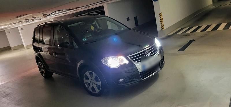 Schwarz Gebraucht 2007 VW Touran Van / Kleinbus | 5.500 € (Teuer) - Bild 1/4